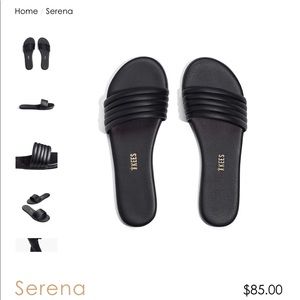 NWOT TKEES Serena Slides